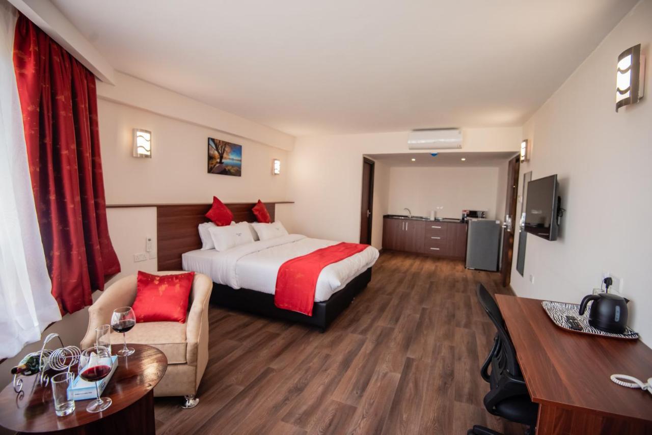 The Crossroads Hotel, Westlands Найроби
