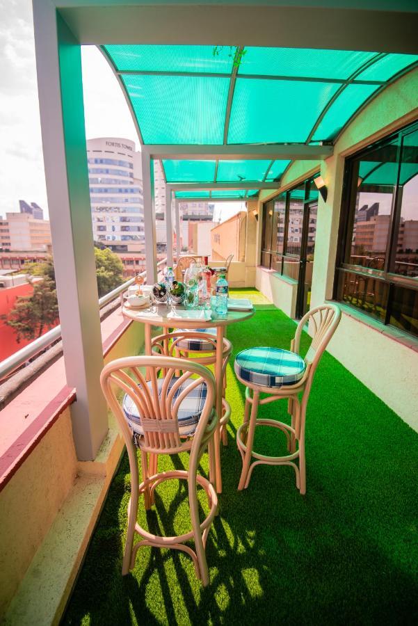 The Crossroads Hotel, Westlands Найроби